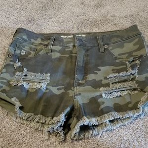 New Womens Mossimo camo short 30/10